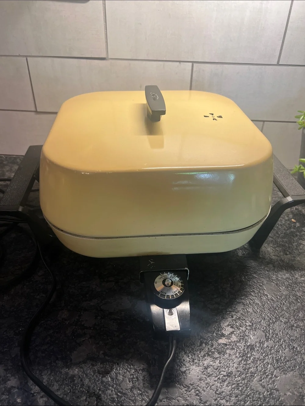 Vintage Sunbeam Harvest Gold Electric Skillet. Tested and heats immediately.